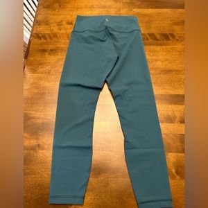 Lululemon wunder legging size 8